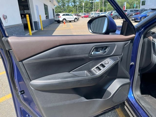 Used 2023 Blue Nissan SV image 10