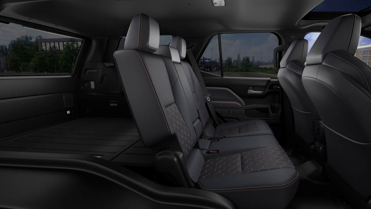 New 2026 Wind Chill Pearl Toyota Platinum image 35