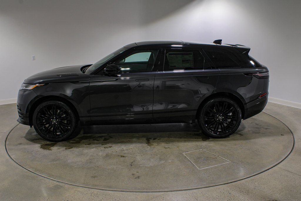 Certified Used 2026 Carpathian Gray Premium Metallic Land Rover Dynamic SE image 2