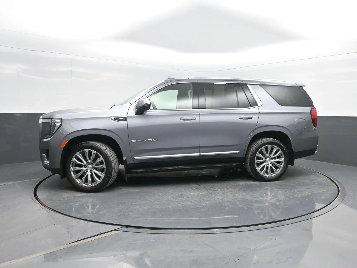 2021 GMC Yukon 4WD Denali's photo