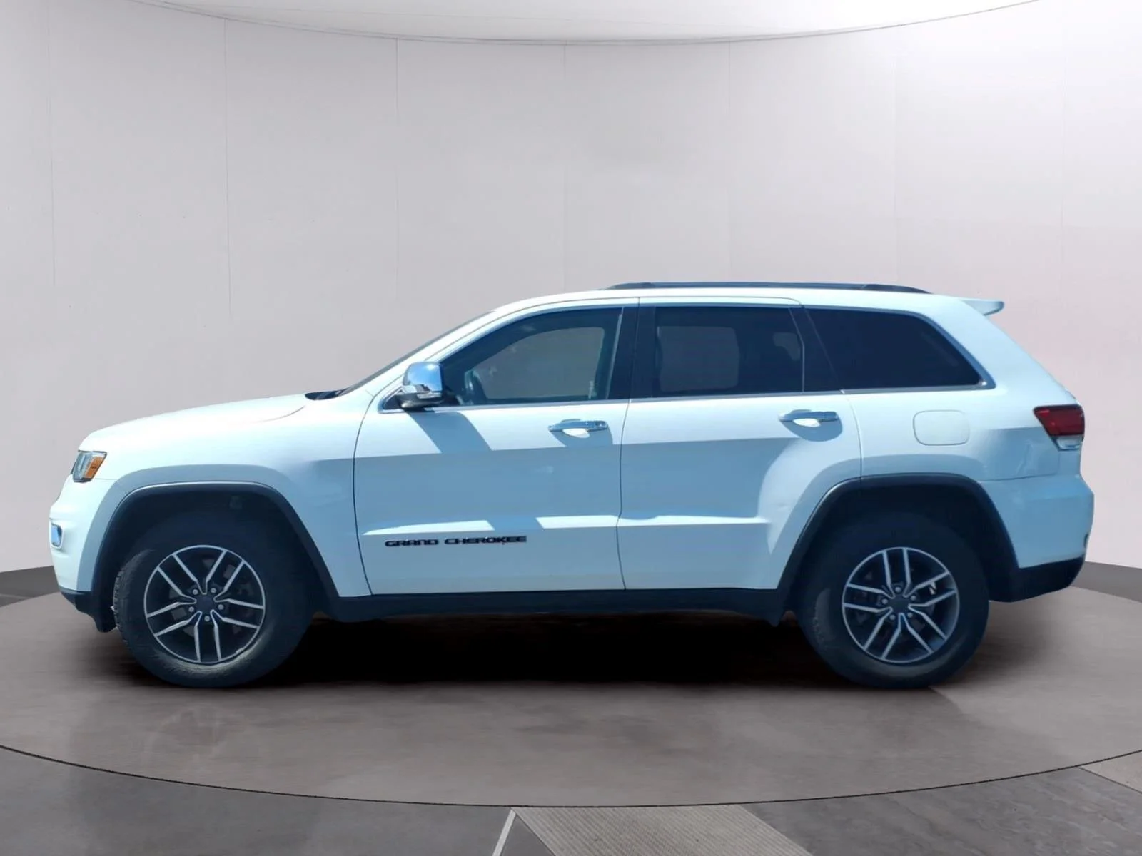 Used 2021 Bright White Clearcoat Jeep Limited image 2