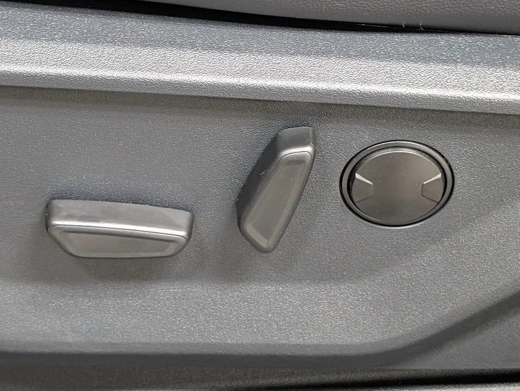 New 2026 Carbonized Gray Metallic Ford F-250® Lariat® image 17