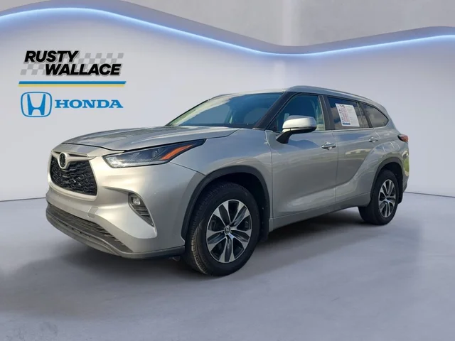Pre-Owned 2024 Toyota Highlander XLE