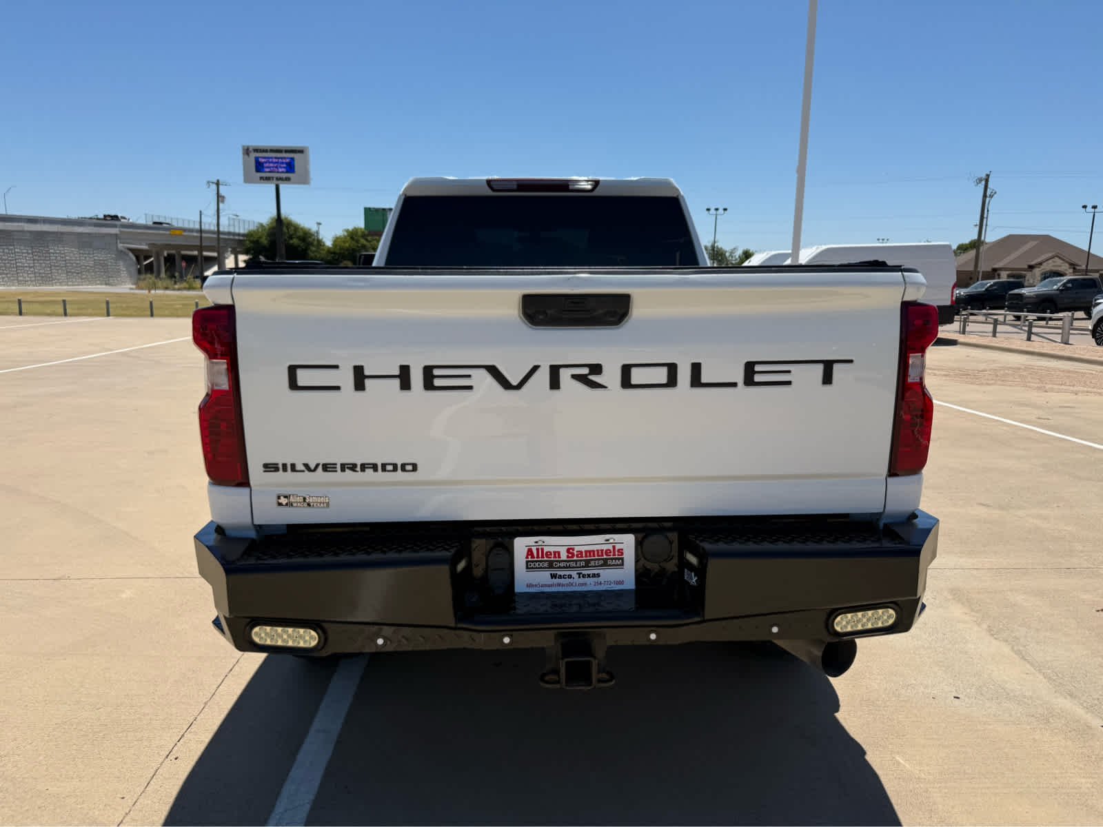 Used 2021 Summit White Chevrolet LT image 7