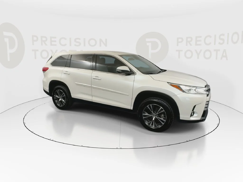 Used 2019 Blizzard Pearl Toyota LE Plus image 2