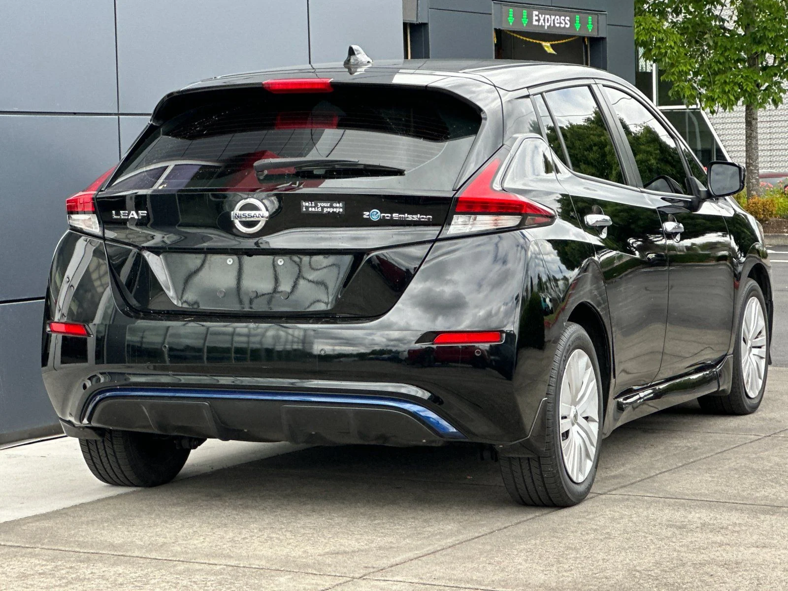 Used 2022 Super Black Nissan S image 3