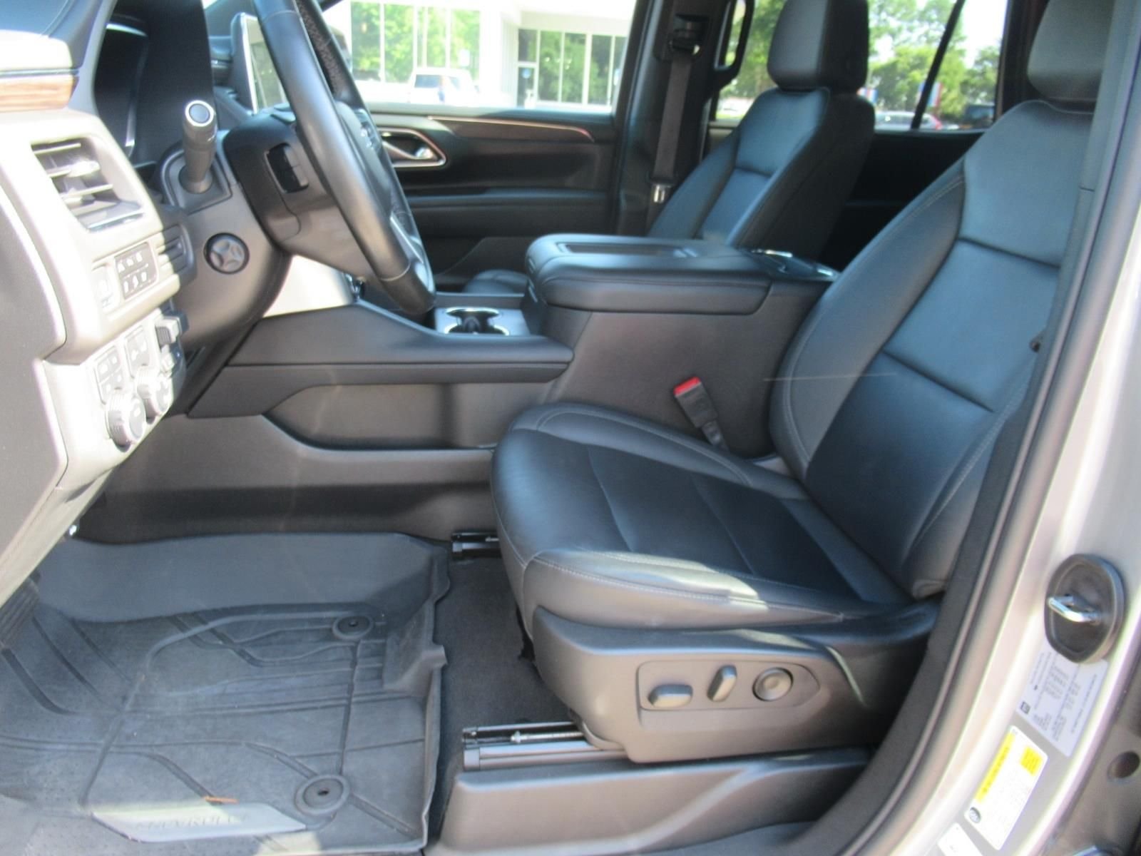 Used 2024 Gray Chevrolet Z71 image 19