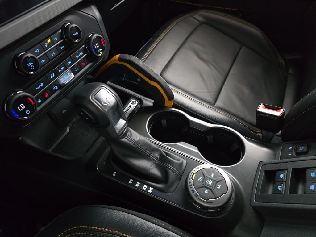 Used 2023 Cactus Gray Ford Badlands image 27