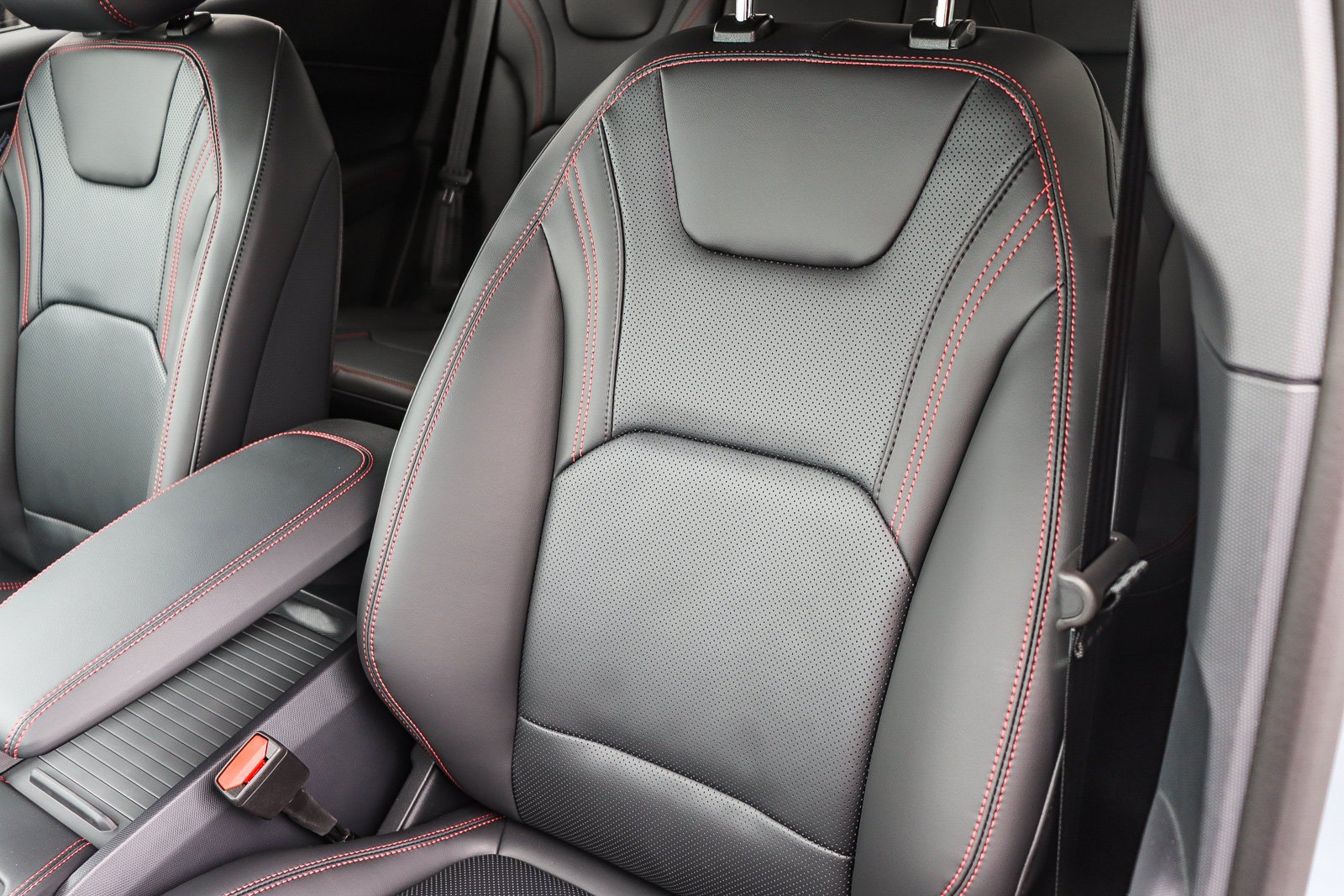 New 2026 Glacier Gray Metallic Tri-coat Ford Premium image 27