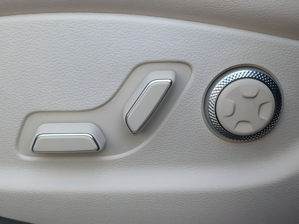 2026 GENESIS GV80 Standard - Photo 20