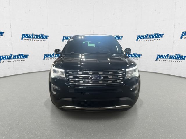Used 2017 Black Ford XLT image 4