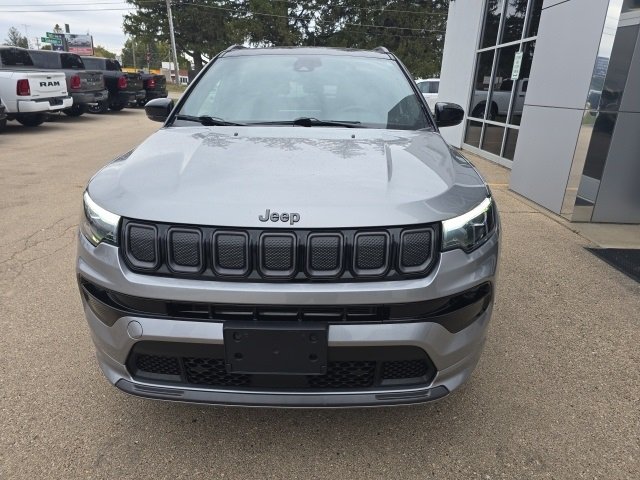 2022 Jeep Compass Limited photo 2