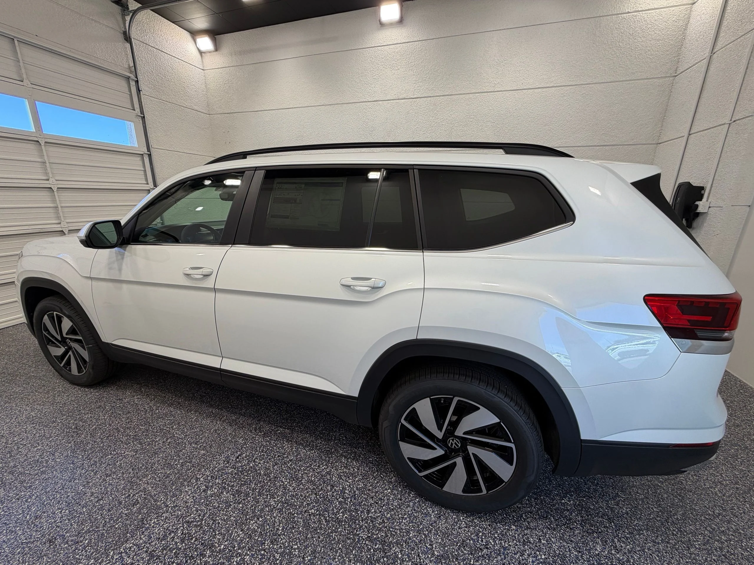 New 2026 White Volkswagen 2.0T SE w/Technology image 3