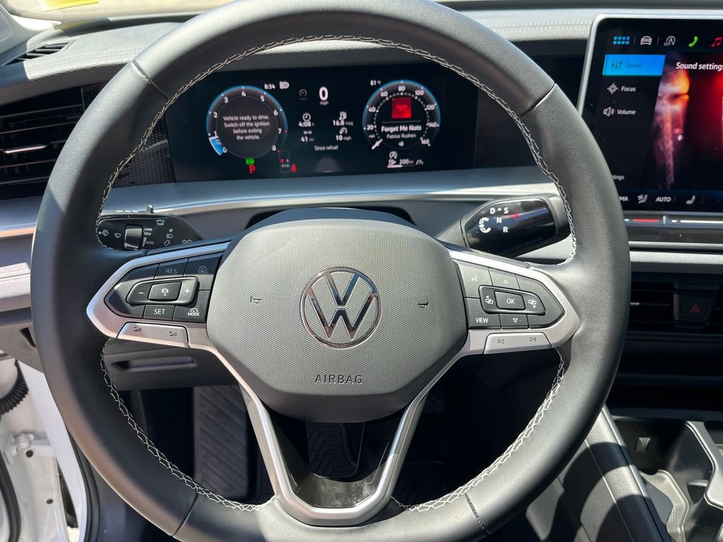 Used 2026 White Volkswagen 2.0T SE image 12
