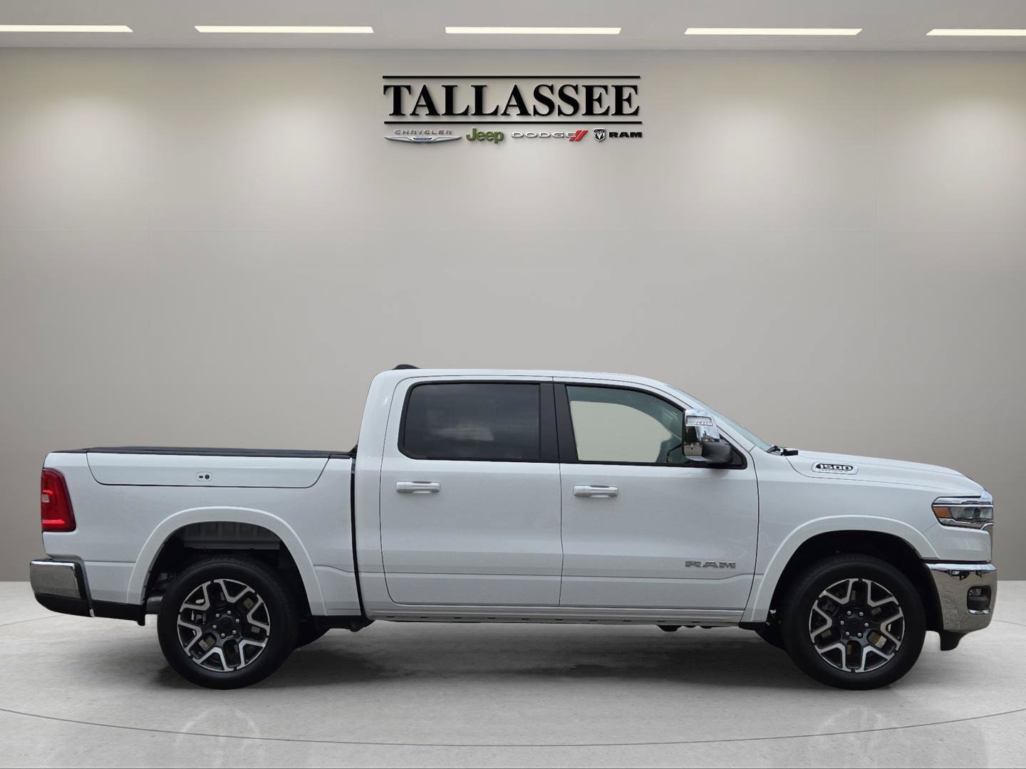 2026 RAM 1500 Laramie - Photo 6