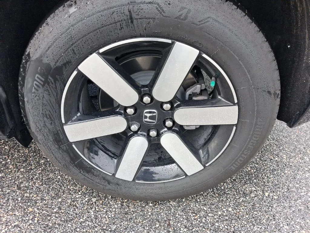Used 2024  Honda Touring image 13