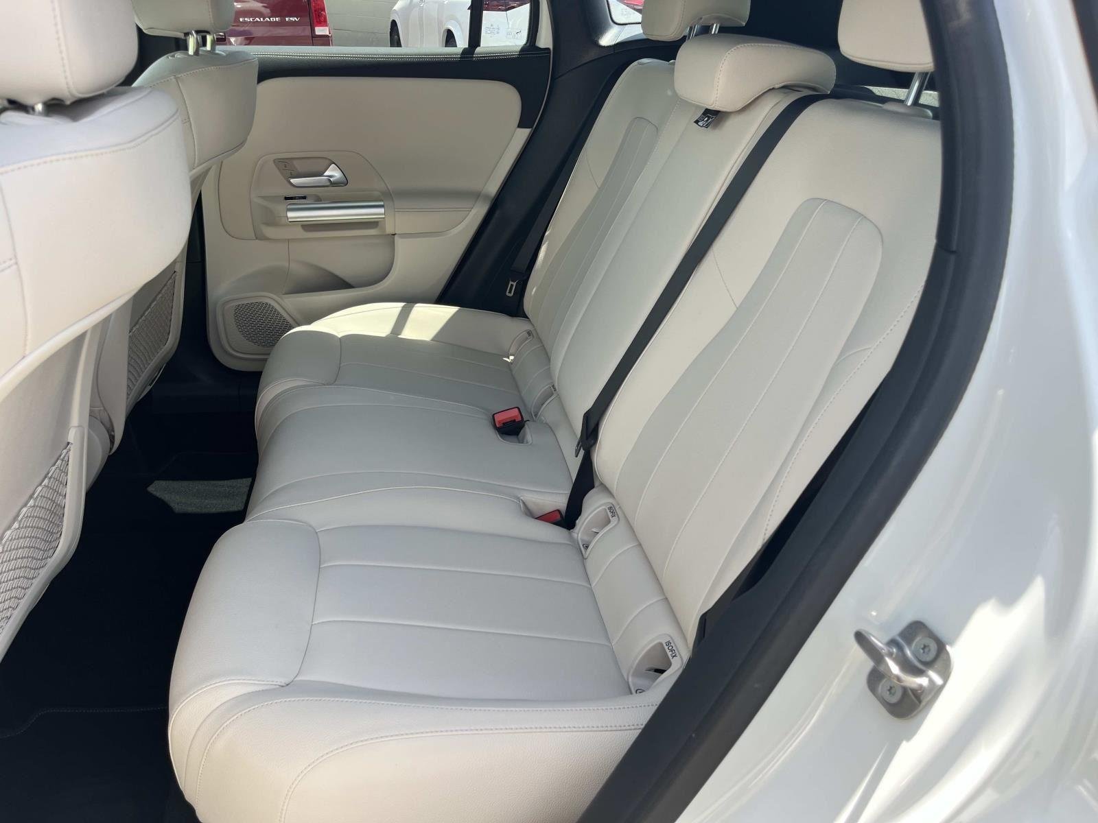 Certified Used 2025 Polar White Mercedes-Benz GLA 250 image 19
