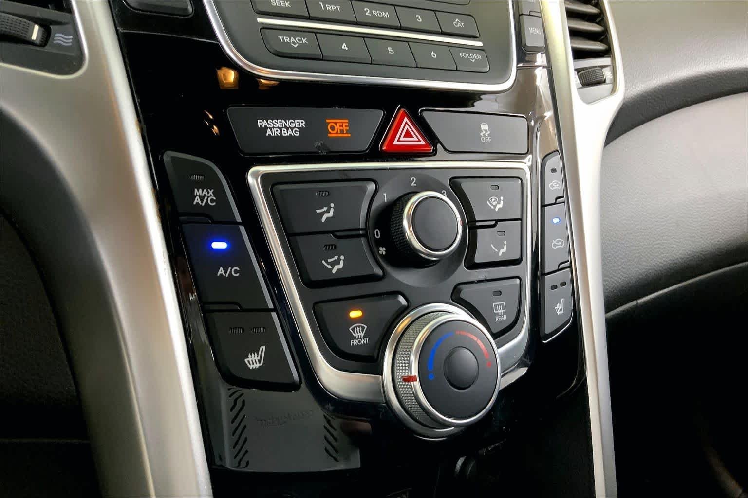 Used 2014 Black Noir Pearl Hyundai  image 34