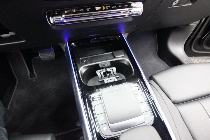 Used 2022 Black Mercedes-Benz GLA 250 image 30