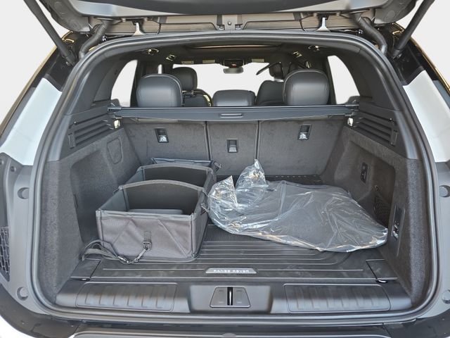 New 2026 Fuji White Land Rover SE image 10
