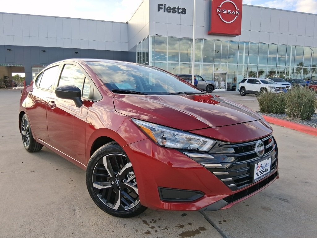 2025 Nissan Versa Sedan SR