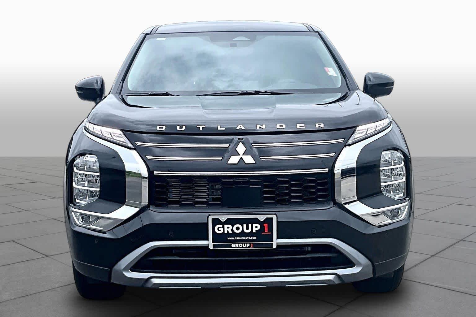 Used 2026 Black Diamond Mitsubishi SE image 4