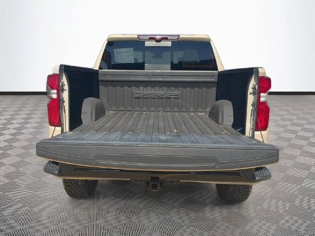 Used 2022 Sand Dune Metallic Chevrolet ZR2 image 32