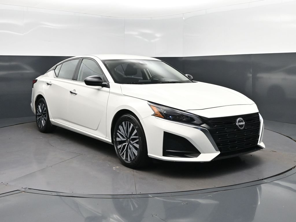 2025 Nissan Altima SV - Photo 9