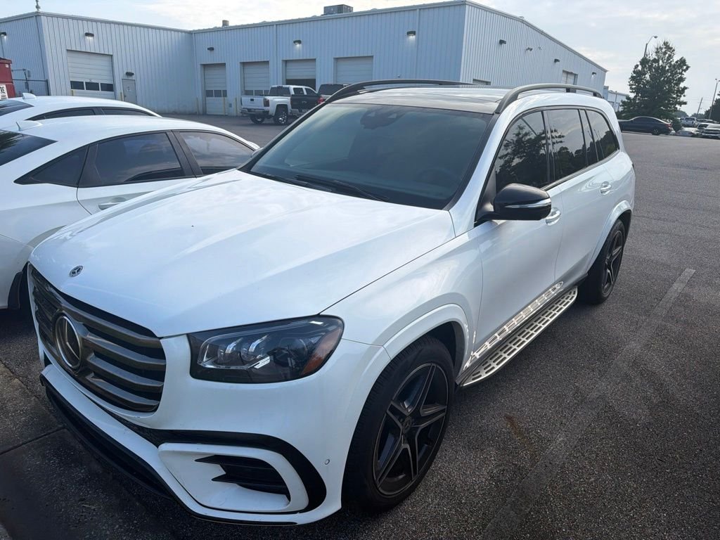 Used 2024  Mercedes-Benz GLS 450 image 1