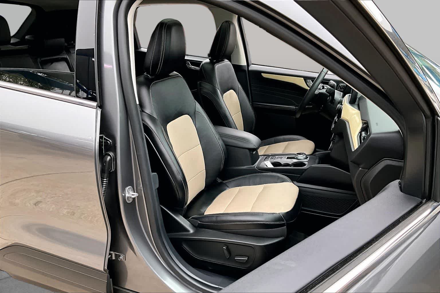 Used 2022 Carbonized Gray Metallic Ford Titanium image 9