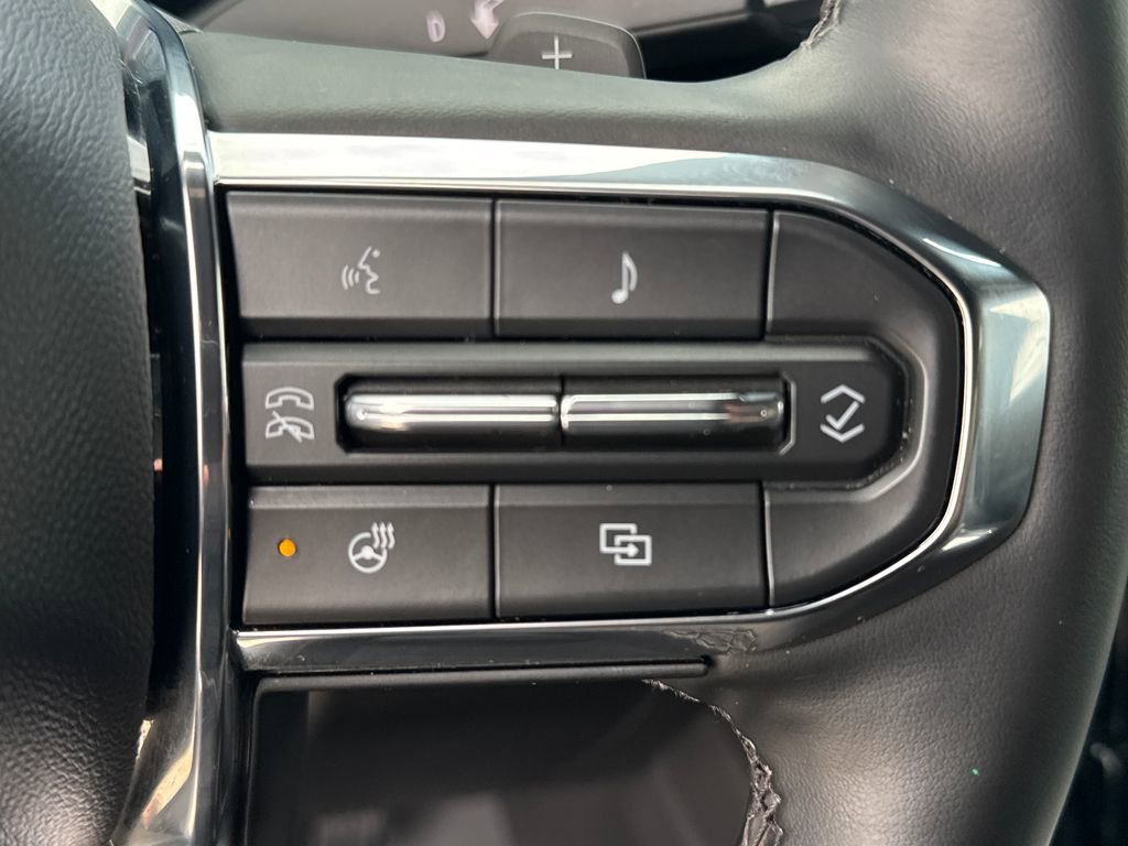 2025 GMC Yukon Denali - Photo 22