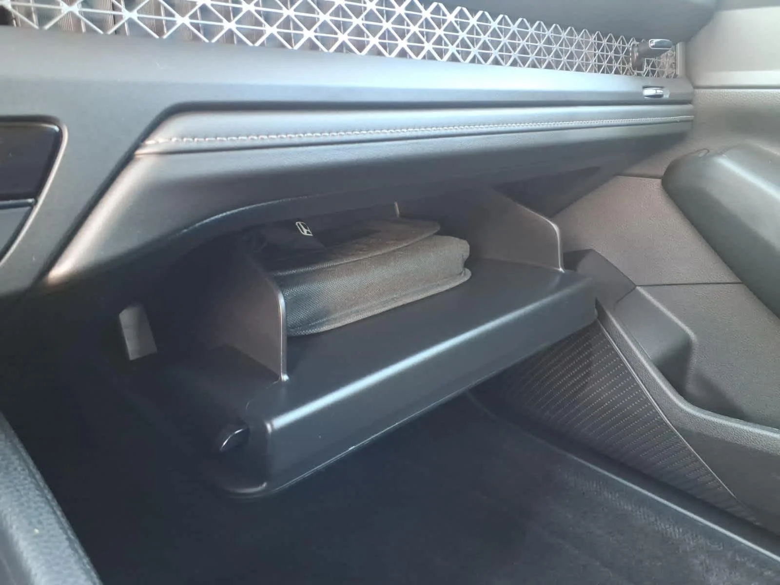2025 Honda Accord LX - Photo 19