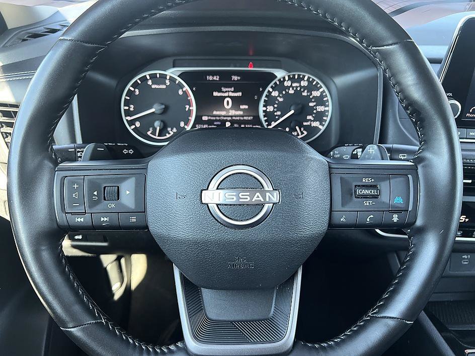 Used 2025 Everest White Pearl Nissan SV image 22