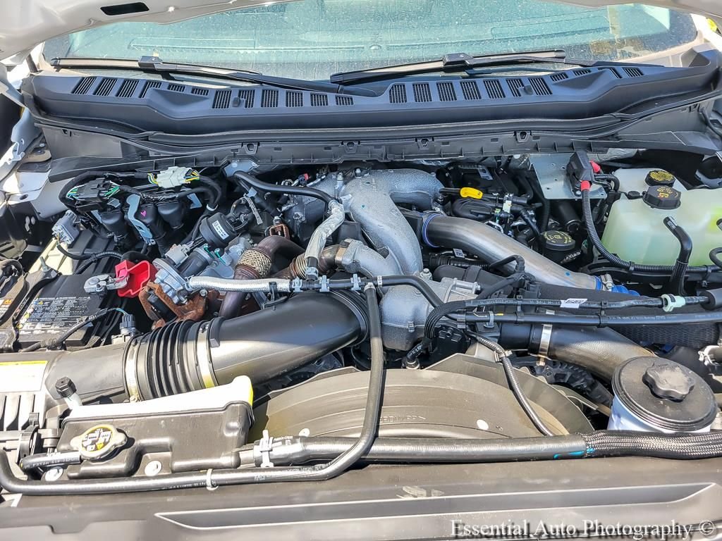 New 2026 Oxford White Ford F-550® XL image 17