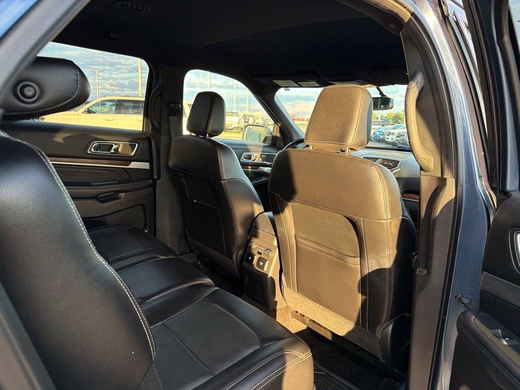 Used 2018 Blue Metallic Ford Limited image 20