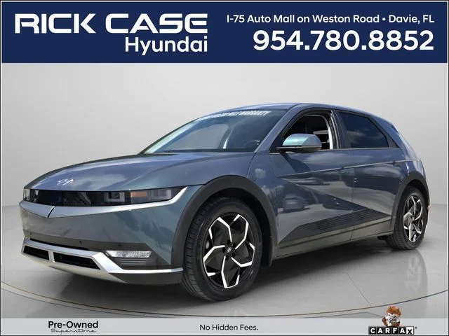 Used 2023 Green Hyundai SEL image 1