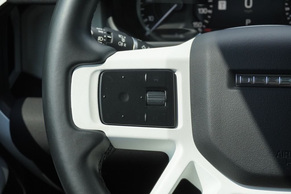 Used 2023 White Land Rover S image 12