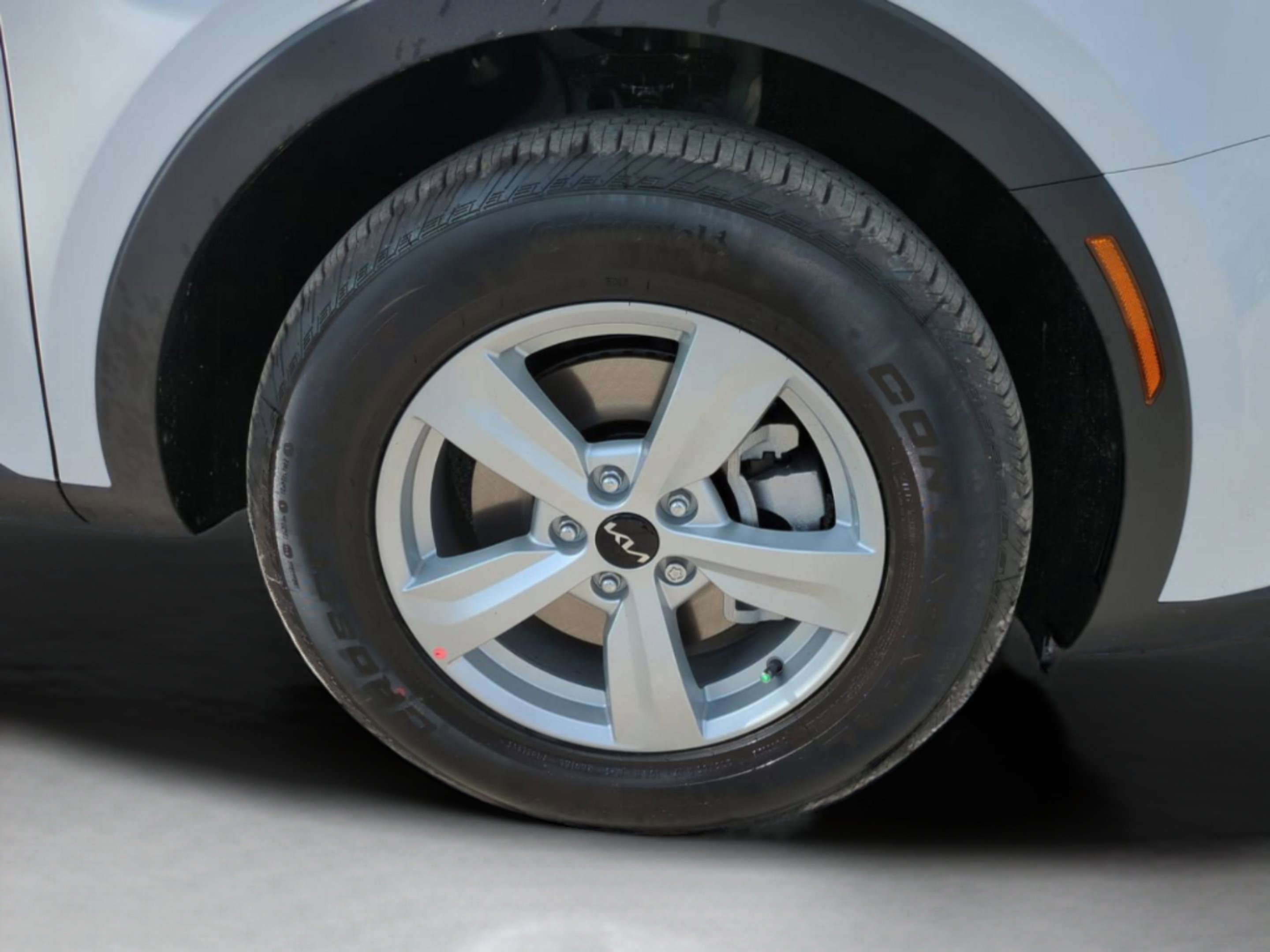 New 2026 Glacial White Pearl Kia LX image 11