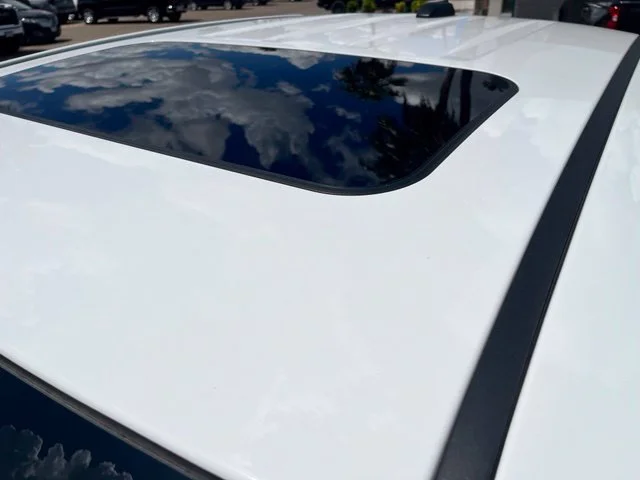 Used 2024 White GMC AT4 image 11