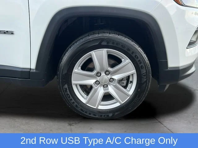Used 2022 Bright White Clea Jeep Latitude image 33