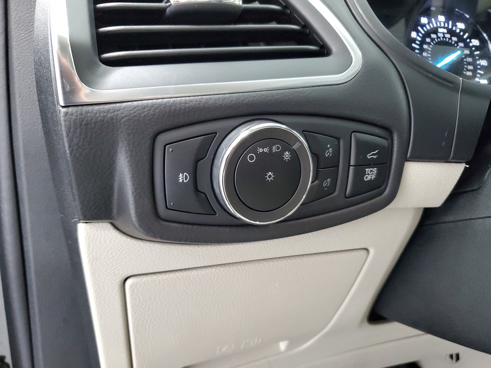 Used 2024 Green Ford Titanium image 16