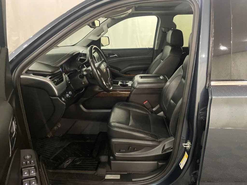 Used 2020 Shadow Gray Metallic Chevrolet LT image 13