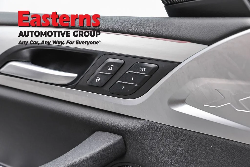 Used 2024 Black BMW xDrive30i image 23