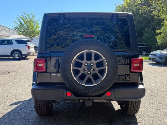 Used 2021 Black Clearcoat Jeep Unlimited Sport image 4
