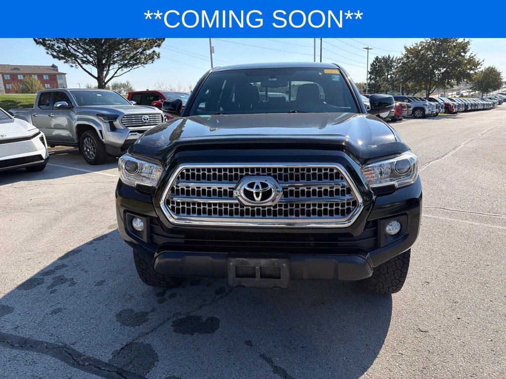 Used 2016 Toyota Tacoma TRD Off Road with VIN 3TMCZ5AN9GM035069 for sale in Kansas City