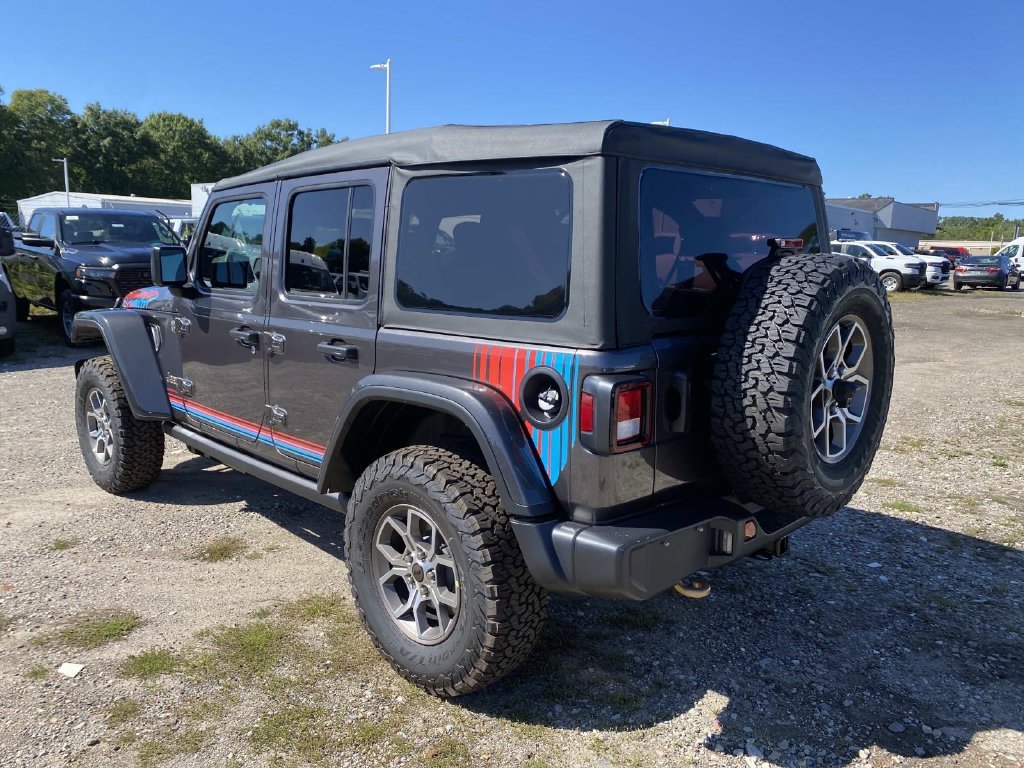 New 2027 Granite Crystal Metallic Clear-Coat Paint Jeep  image 3
