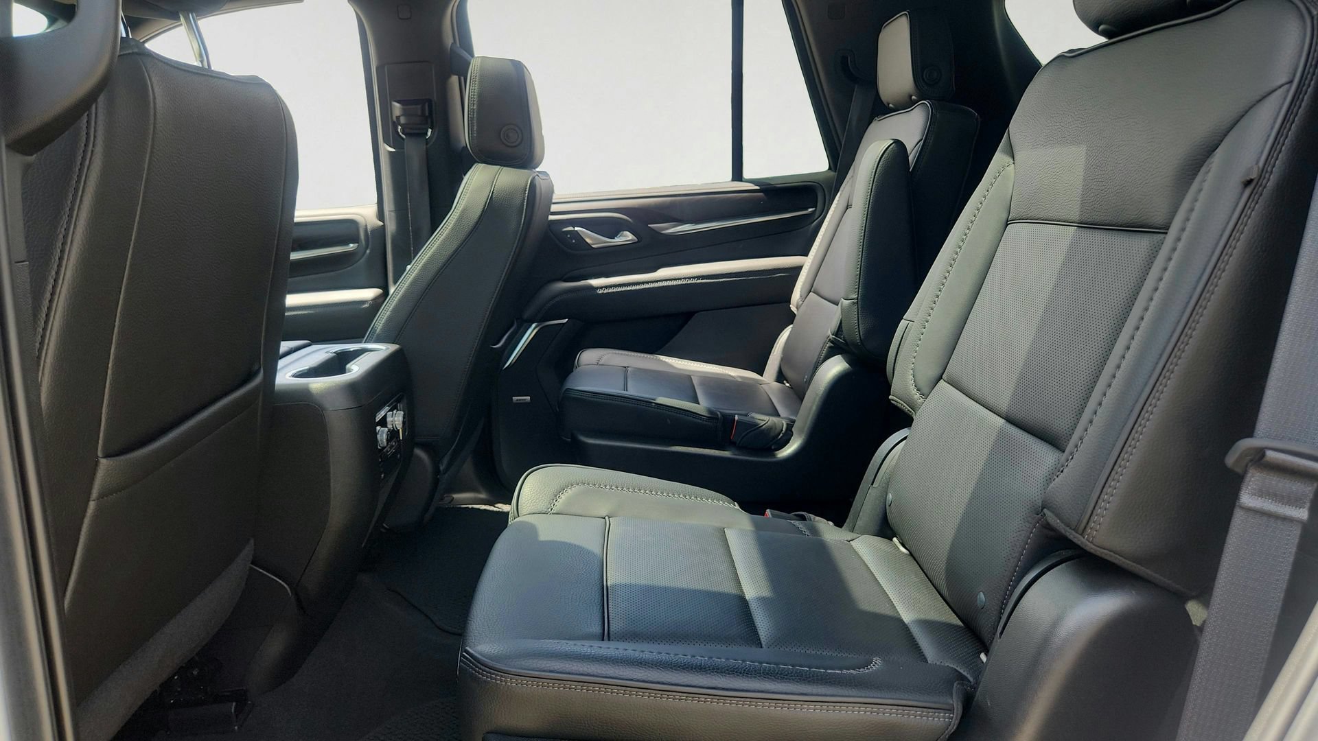 Used 2022 White Frost Tricoat GMC Denali image 22