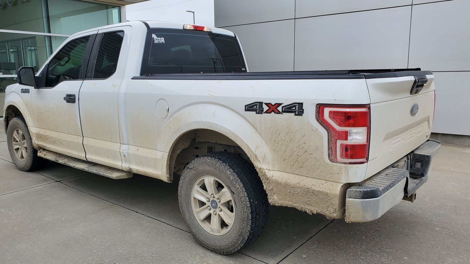 Used 2018 White Ford XL image 4