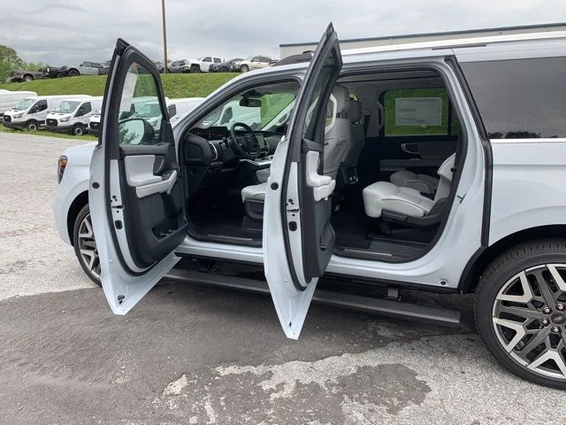 New 2026 Silver Ford MAX Platinum® image 19