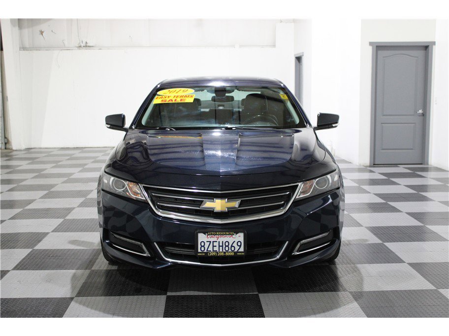 2019 Chevrolet Impala 1LT photo 2